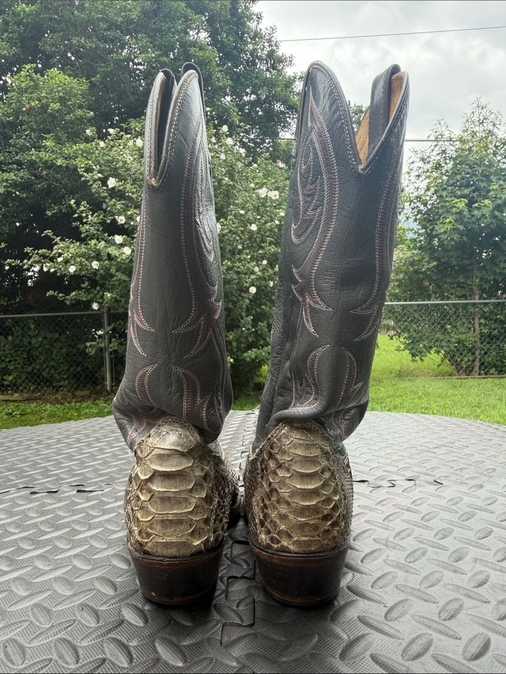 Vintage Dan Post Exotic Snakeskin Cowboy Boots in Gray size 9D Made in USA